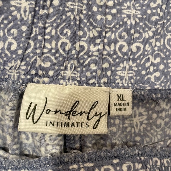 Wonderly two piece challis top and shorts NWOT XL - Picture 2 of 5